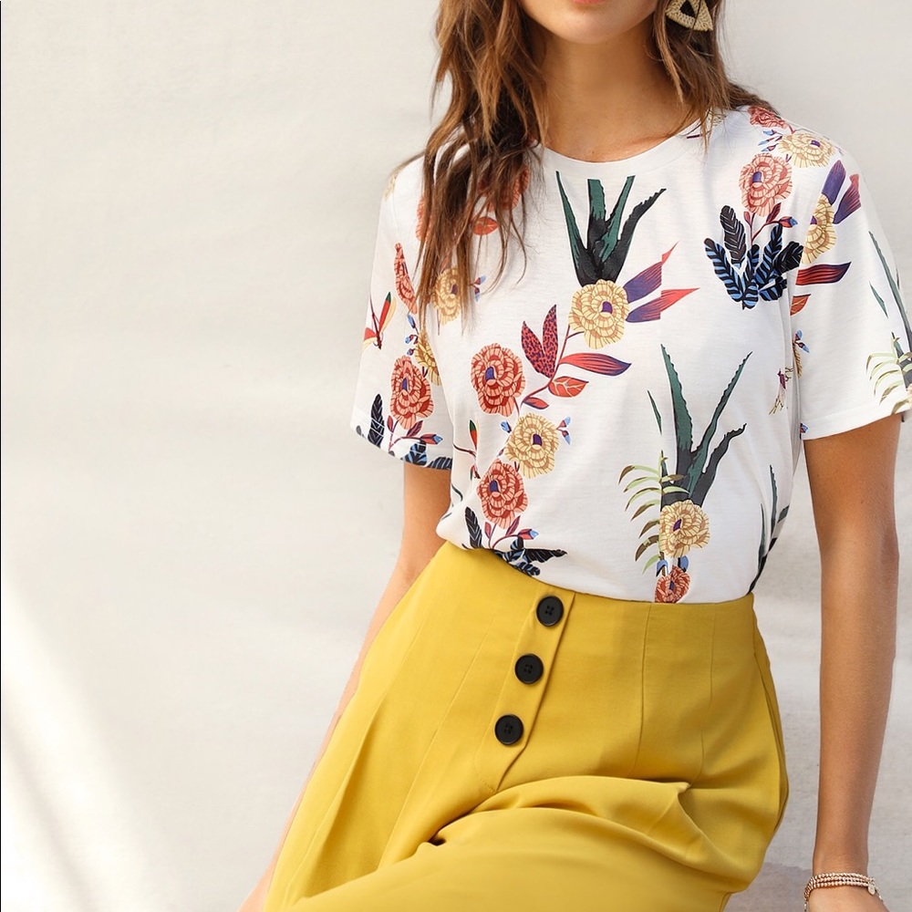 💕Host Pick💕Amy floral and plant blouse